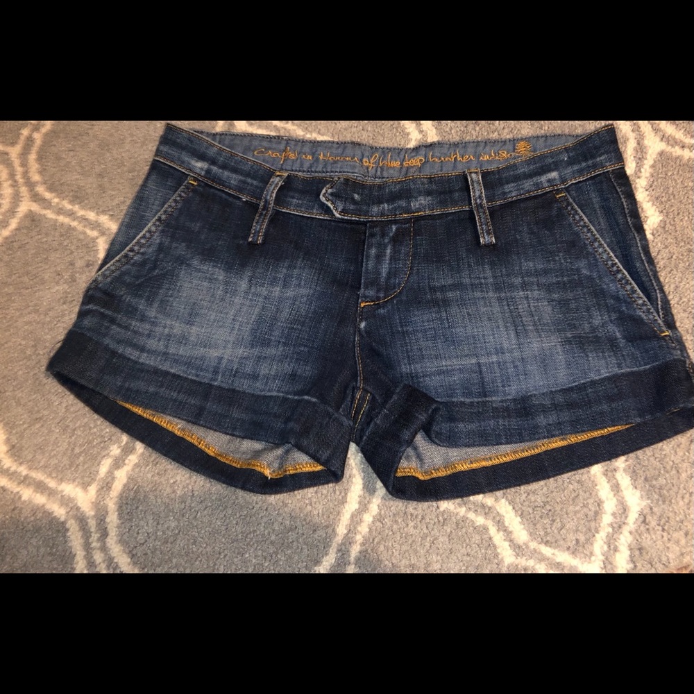 Meltin'Pot Women's denim shorts. Size 26